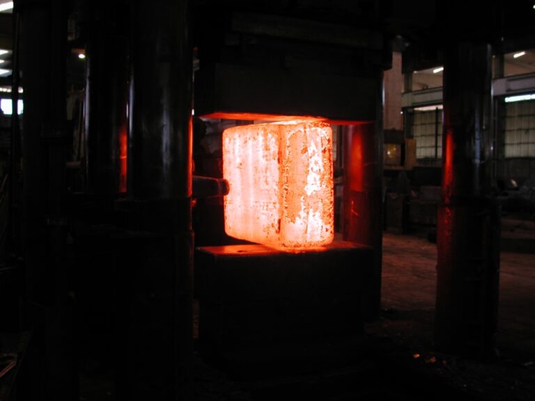 Forgiatura 4.000 Kg. a 1.150°